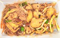 Singapore Vermicelli Rice Noodles with Salt Pepper Chicken